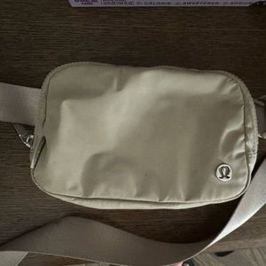 Lululemon crossbody/Fanny pack